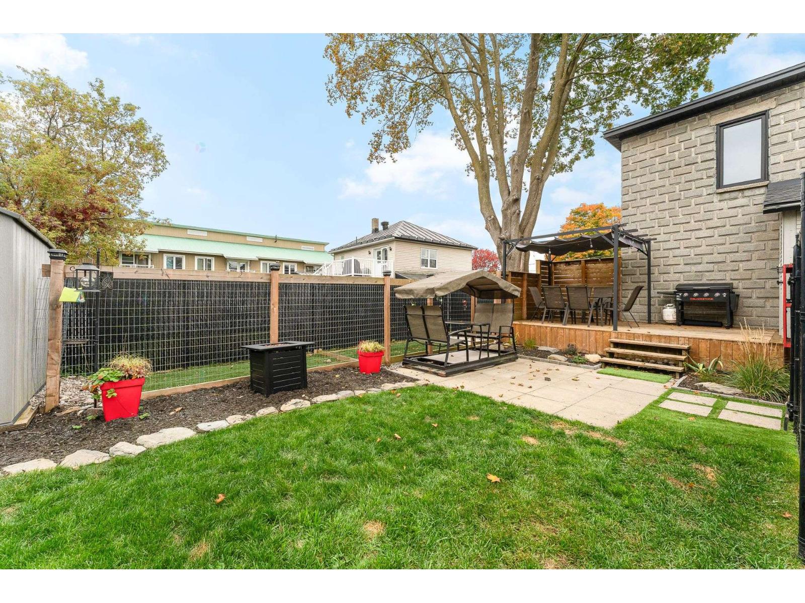 213 Rue D'oxford Property Photo 37