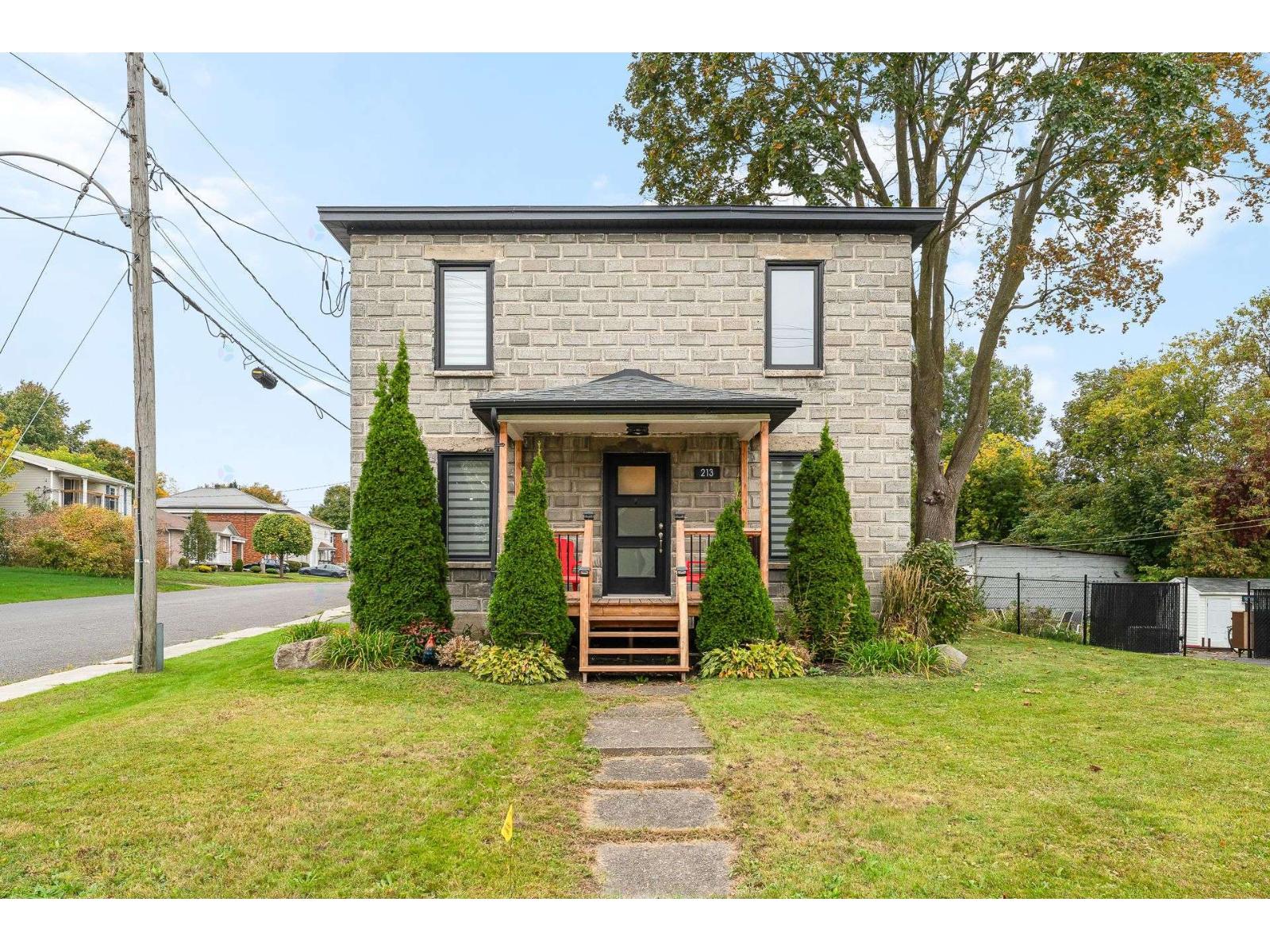 213 Rue D'oxford Property Photo 38
