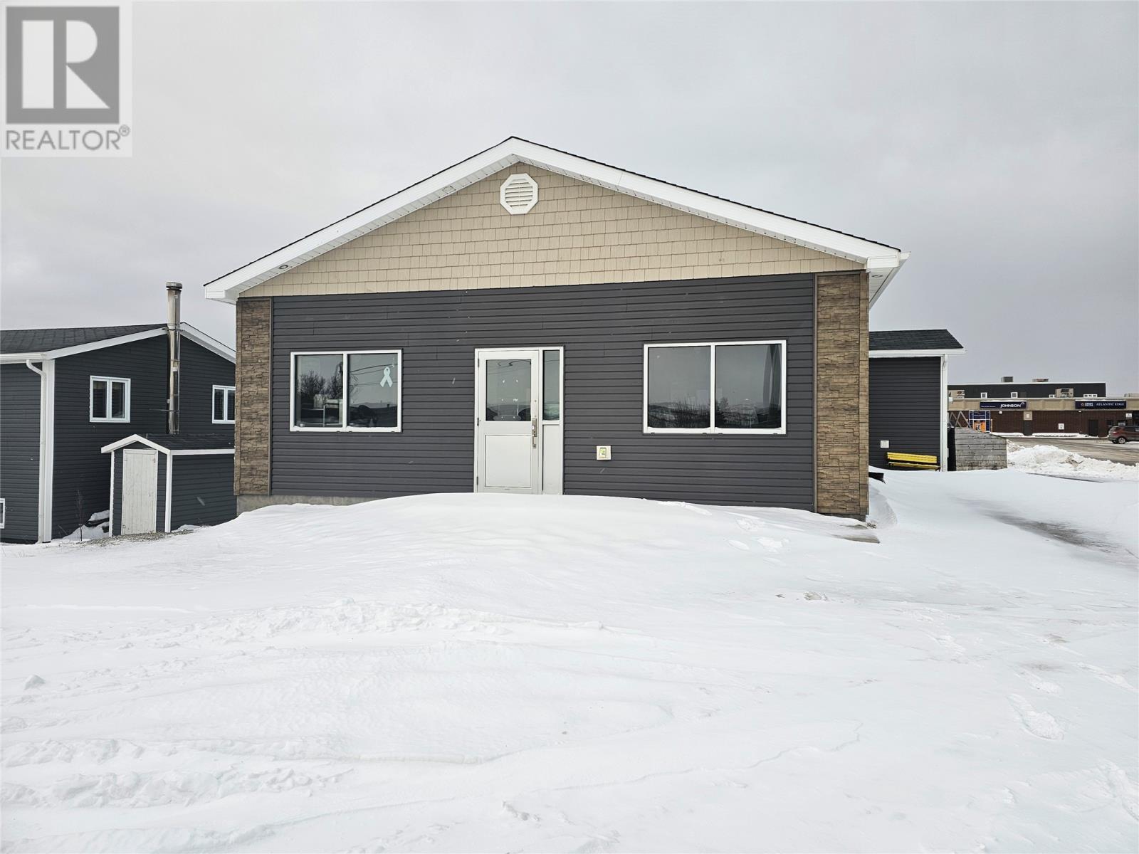 25 Grand Bay Road Property Photo 2
