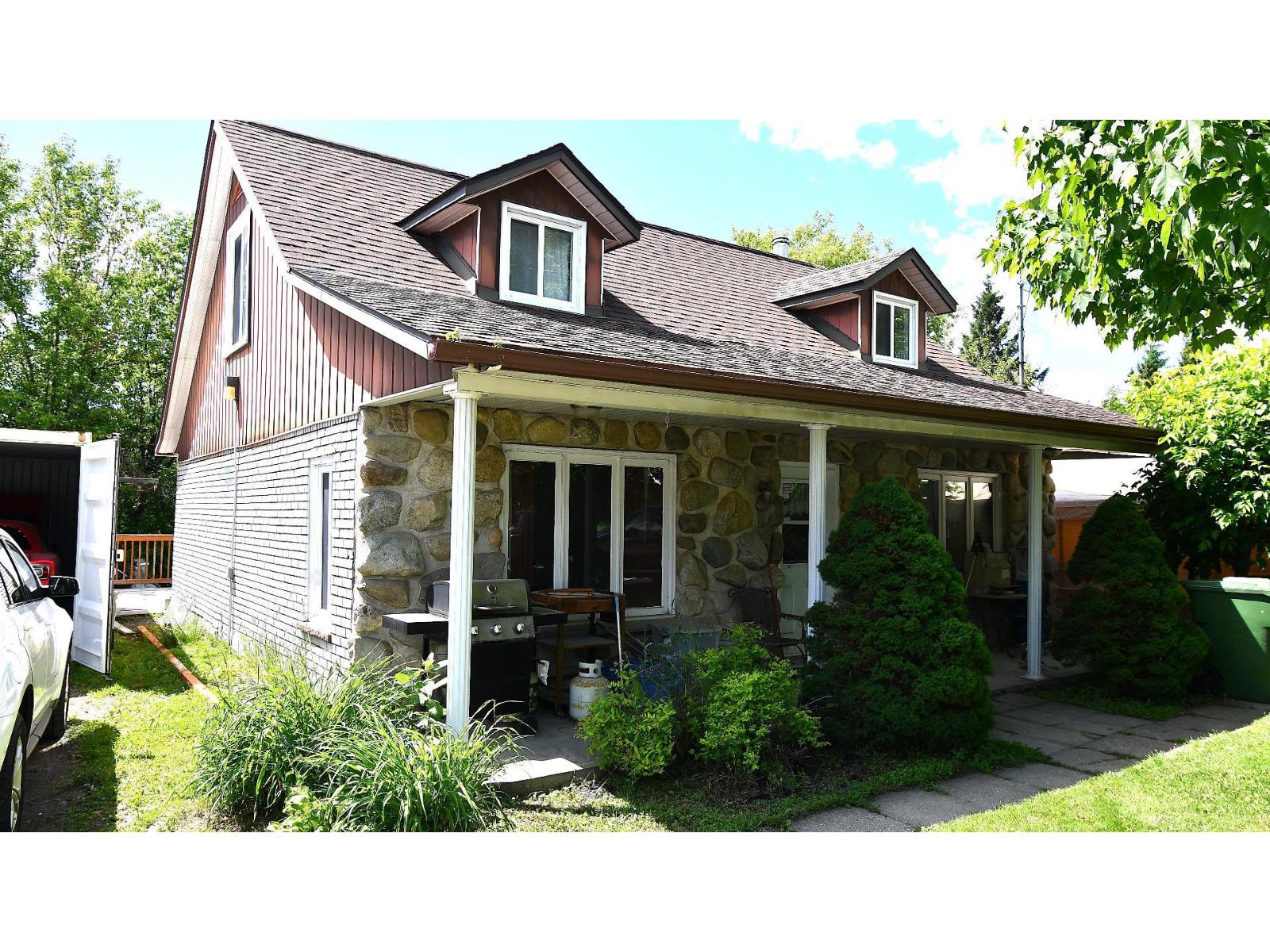 1797-1805 Rue Galt E. Property Photo 1