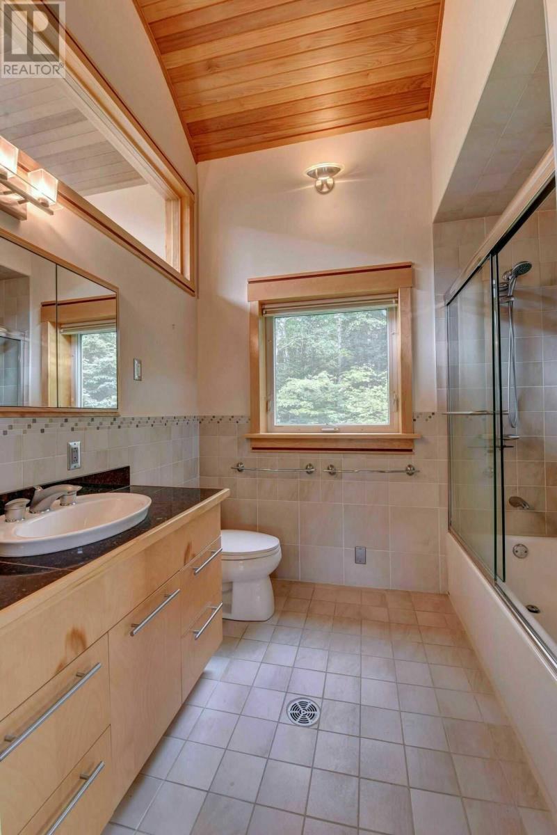 2247 Boom Siding Road Property Photo 7