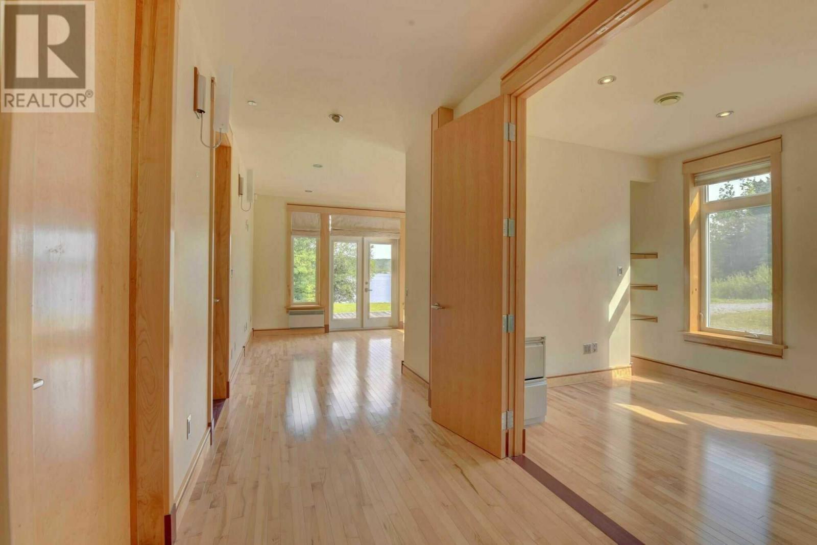 2247 Boom Siding Road Property Photo 8