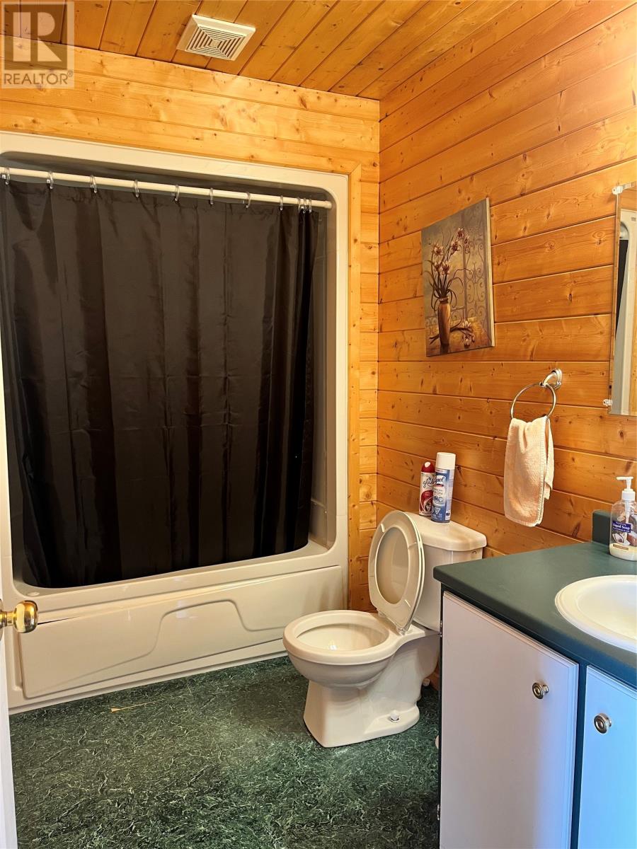 490 A Gillingham Avenue Property Photo 18