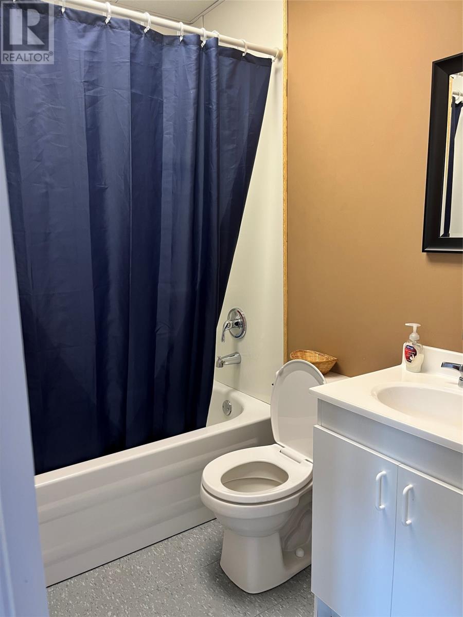 490 A Gillingham Avenue Property Photo 23