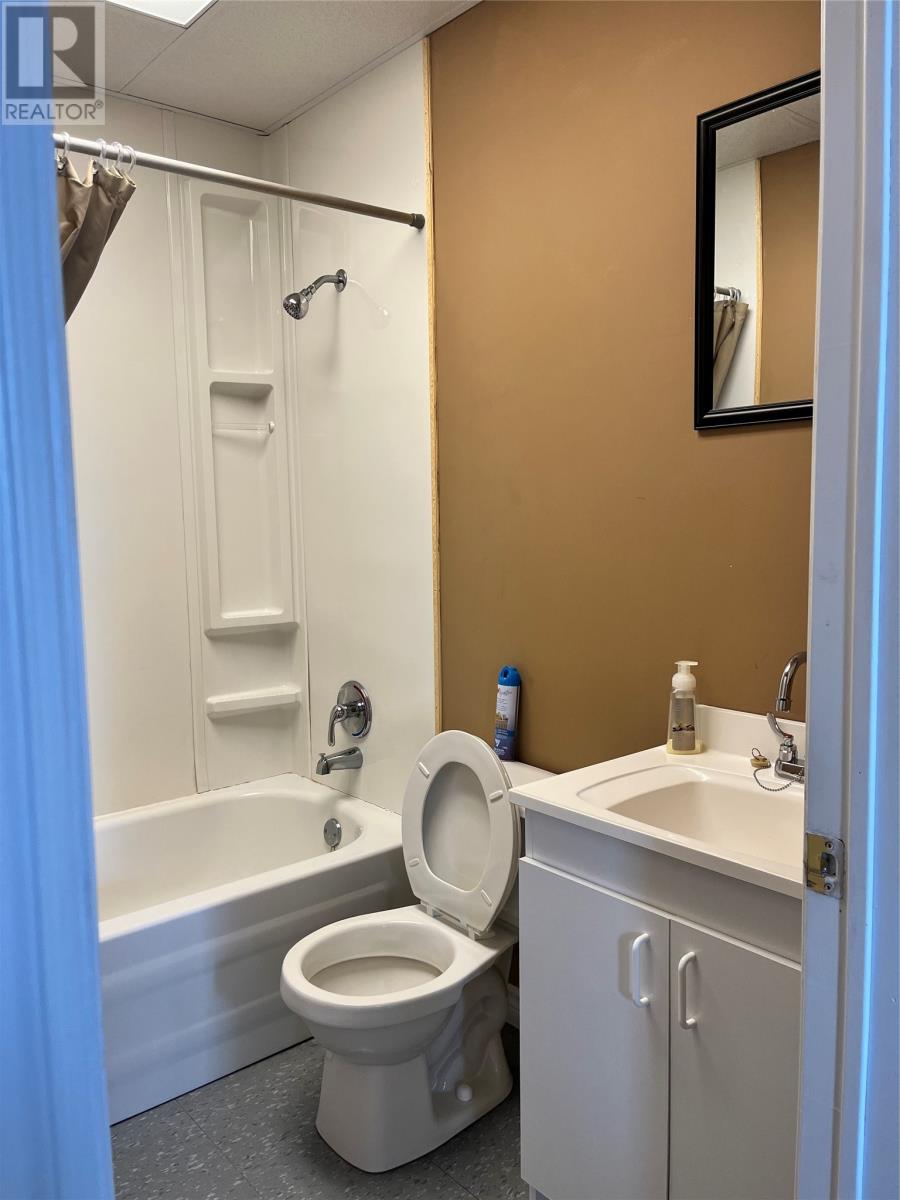 490 A Gillingham Avenue Property Photo 27