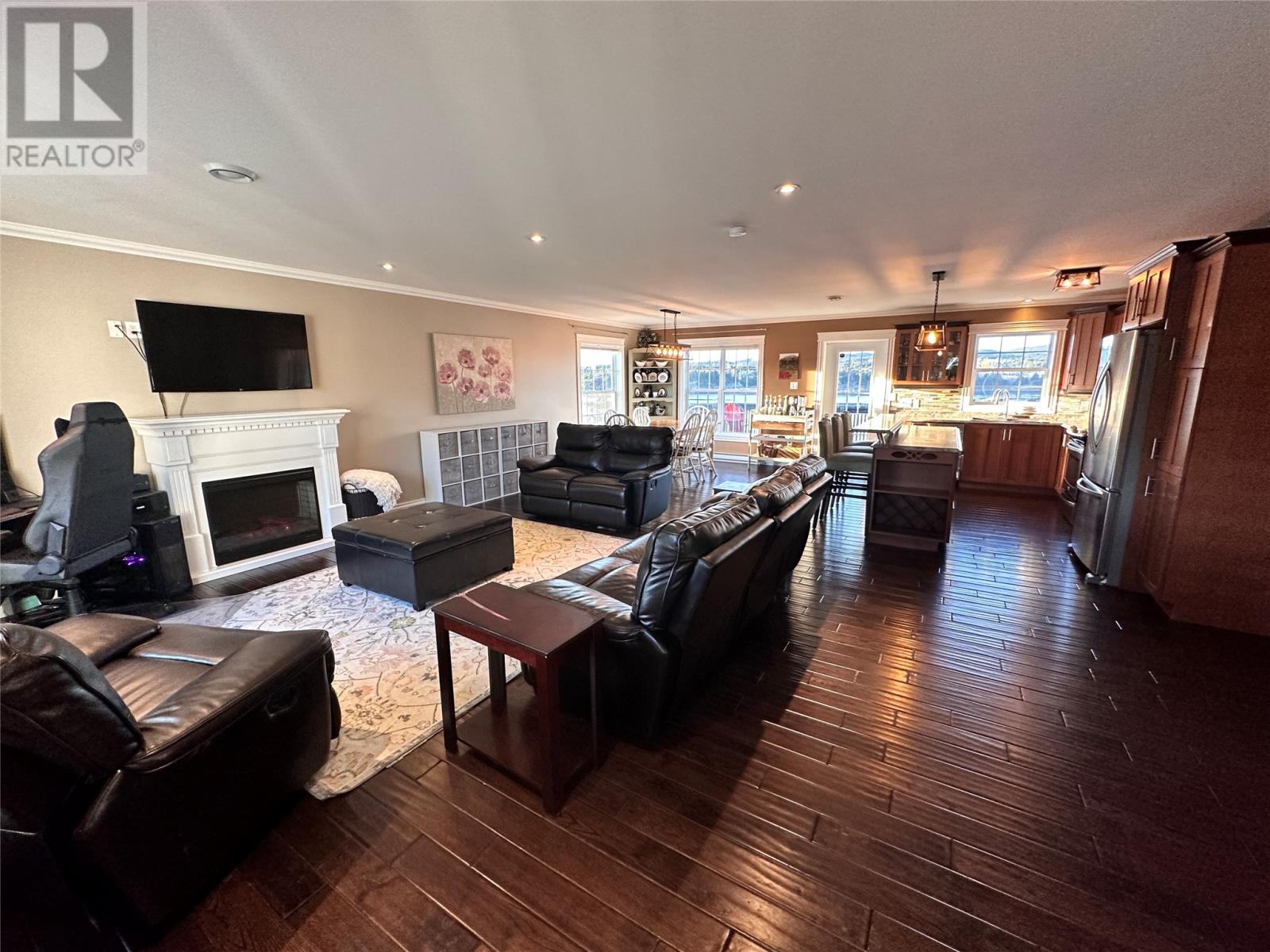 137 Marine Drive Property Photo 6