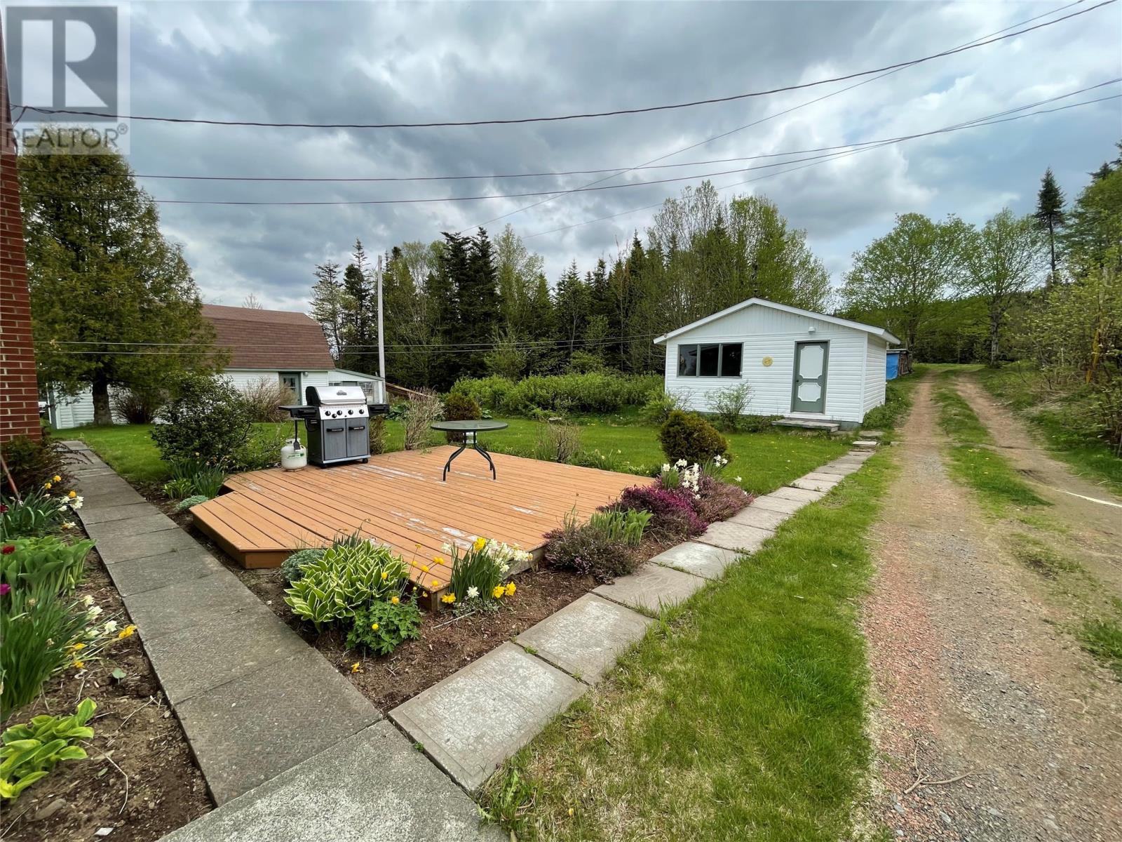 61 Forest Road Property Photo 6