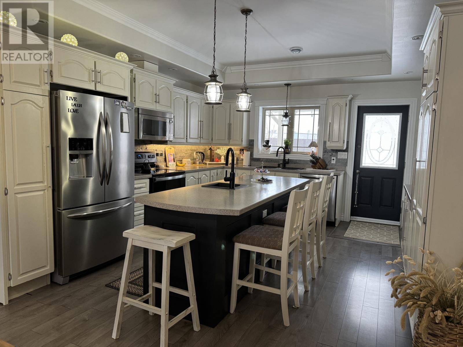 98 Sullivan Avenue Property Photo 10