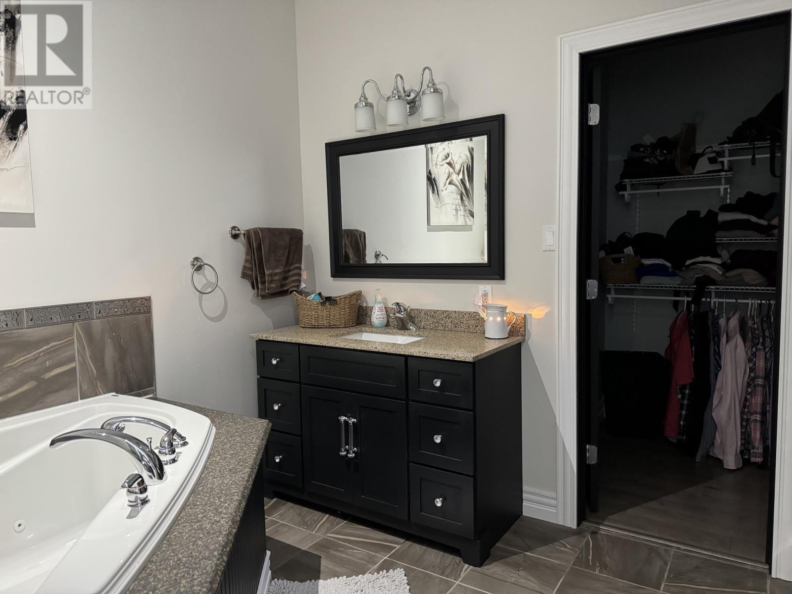 98 Sullivan Avenue Property Photo 22