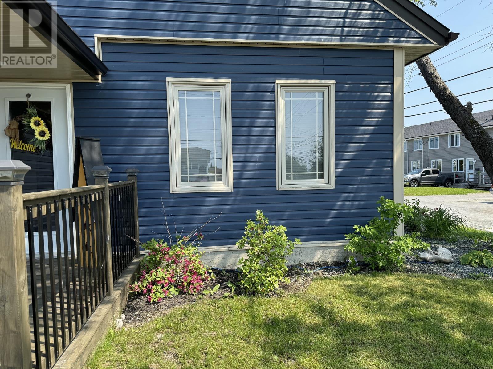 98 Sullivan Avenue Property Photo 34
