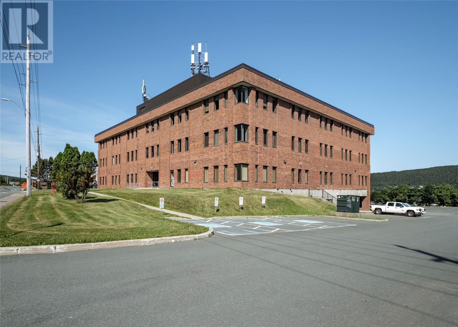 136 Crosbie Road Unit#204a Property Photo 3