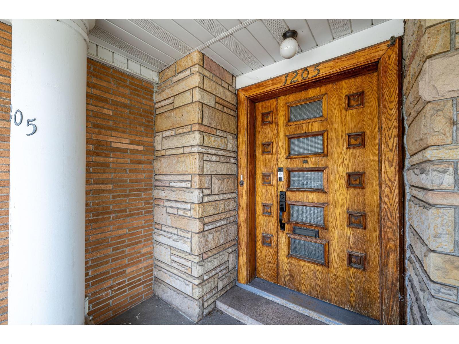 1205 Av. Des Gouverneurs Property Photo 5