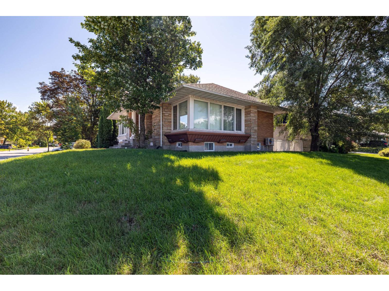 1205 Av. Des Gouverneurs Property Photo 60