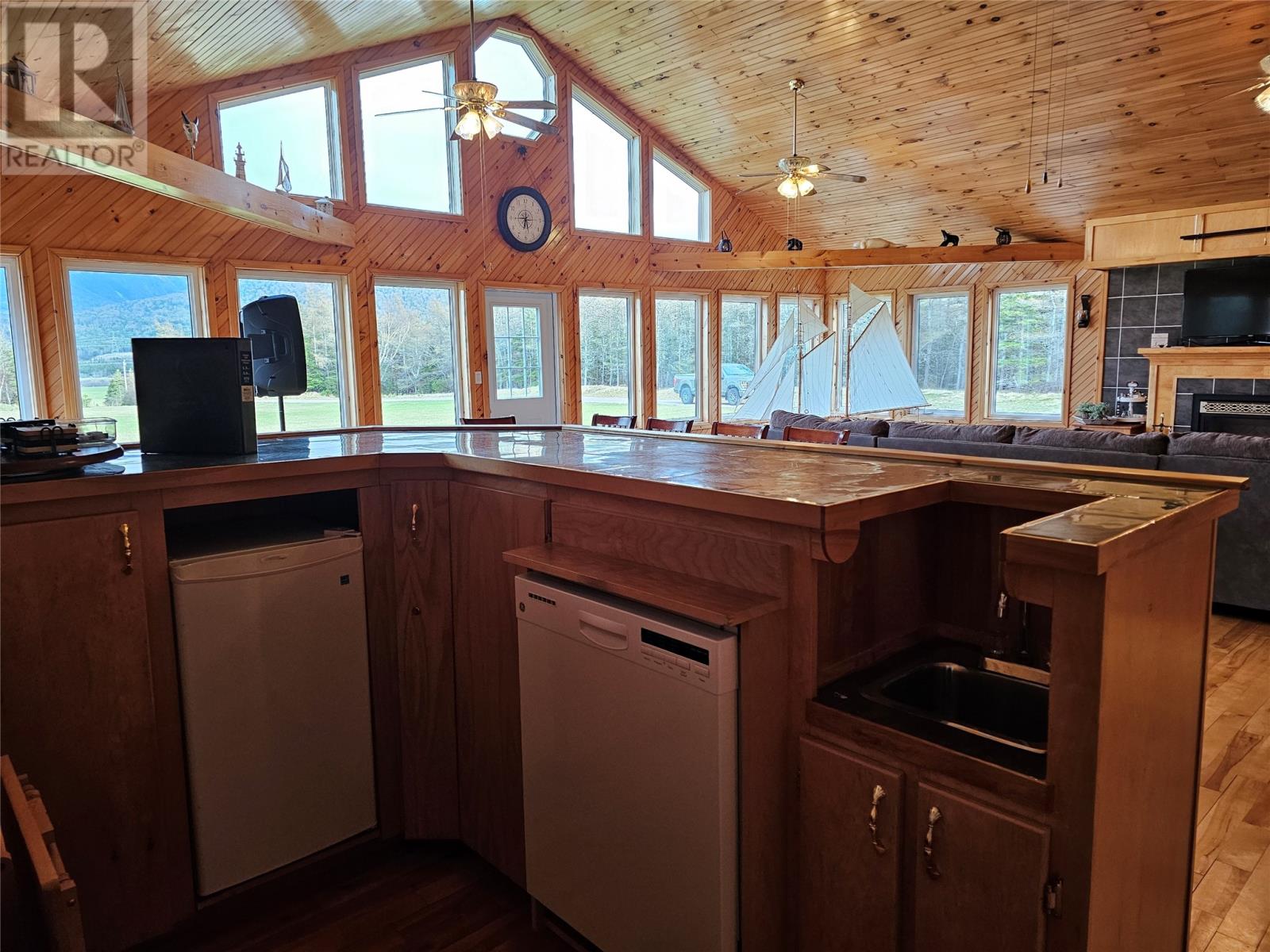 1121 Trans Canada Highway Property Photo 27