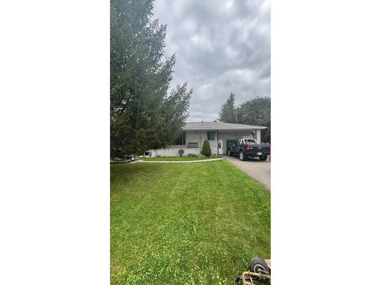836 Rue St-joseph Property Photo 1