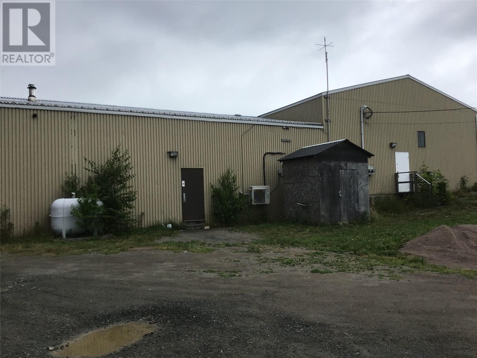 283 Memorial Drive Property Photo 4
