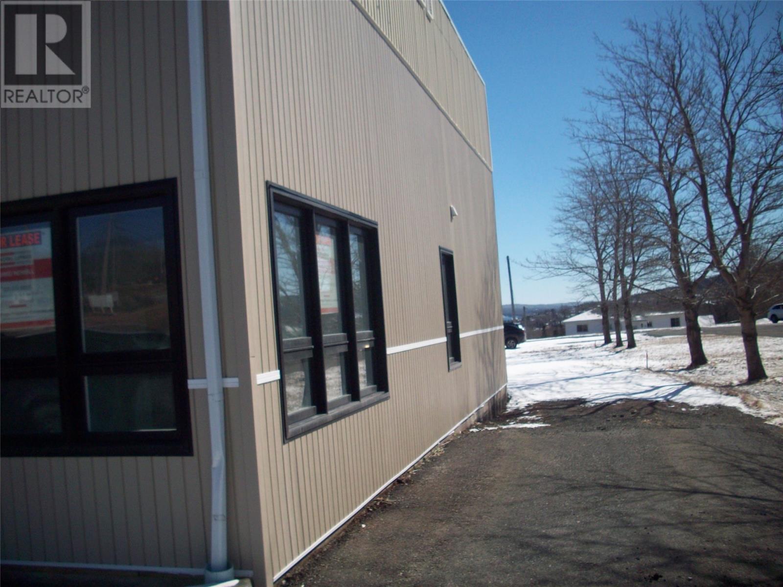283 Memorial Drive Property Photo 16