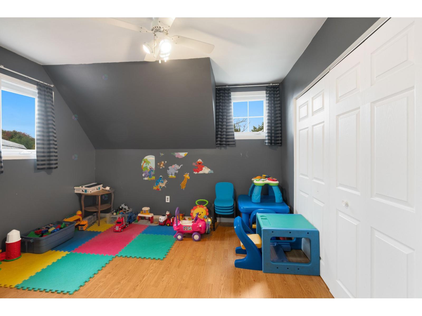 425z 11e Rang Property Photo 19