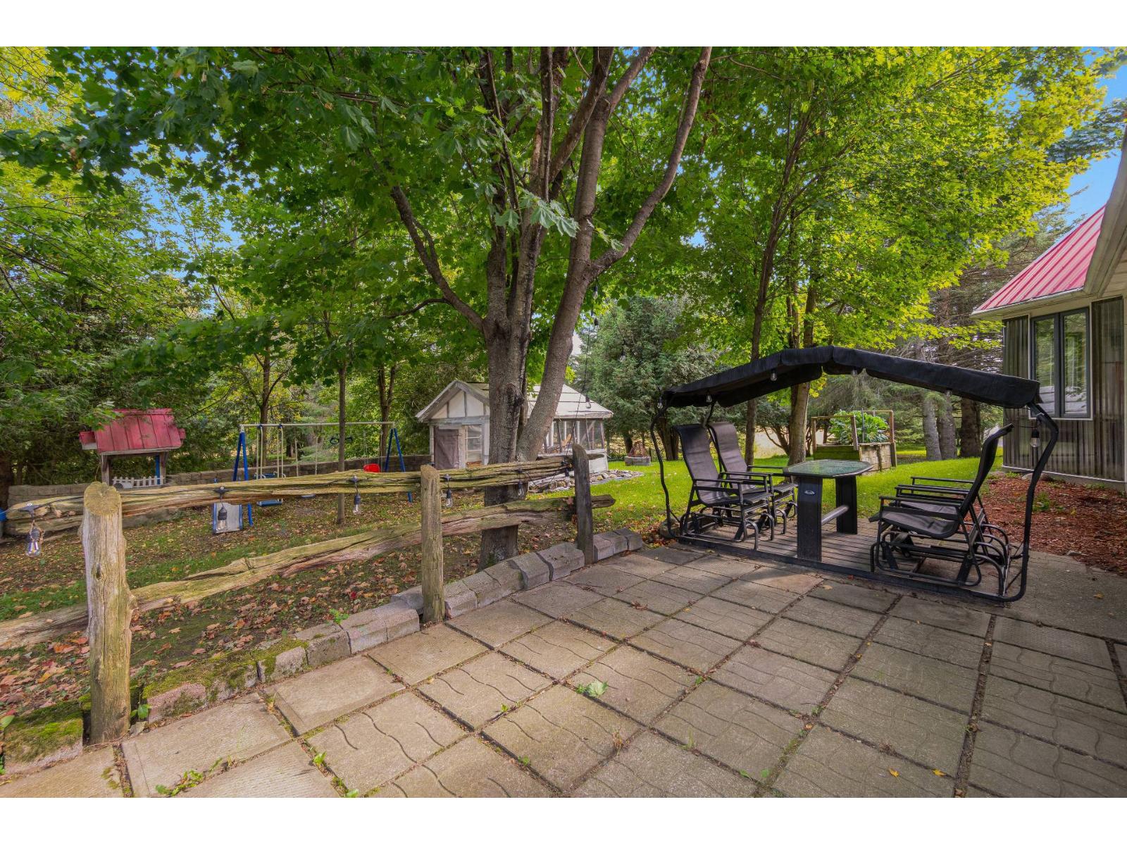 425z 11e Rang Property Photo 23