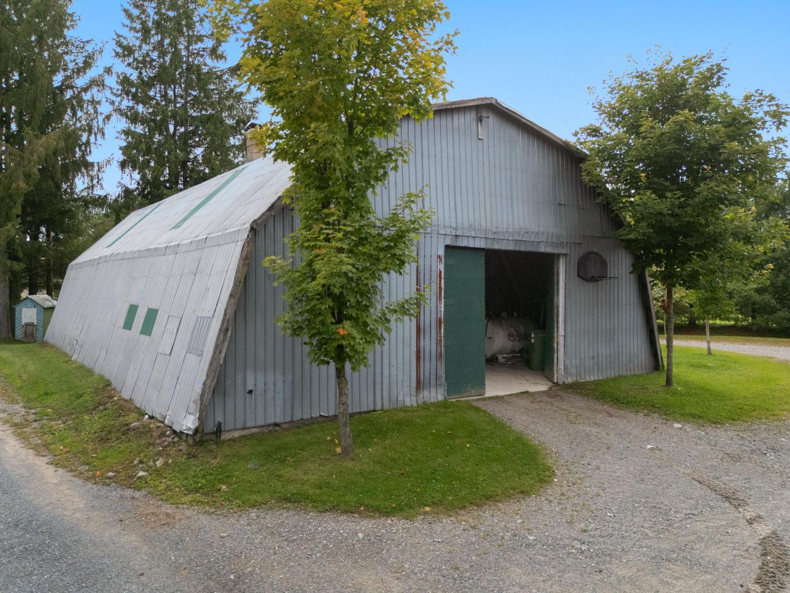 425z 11e Rang Property Photo 31