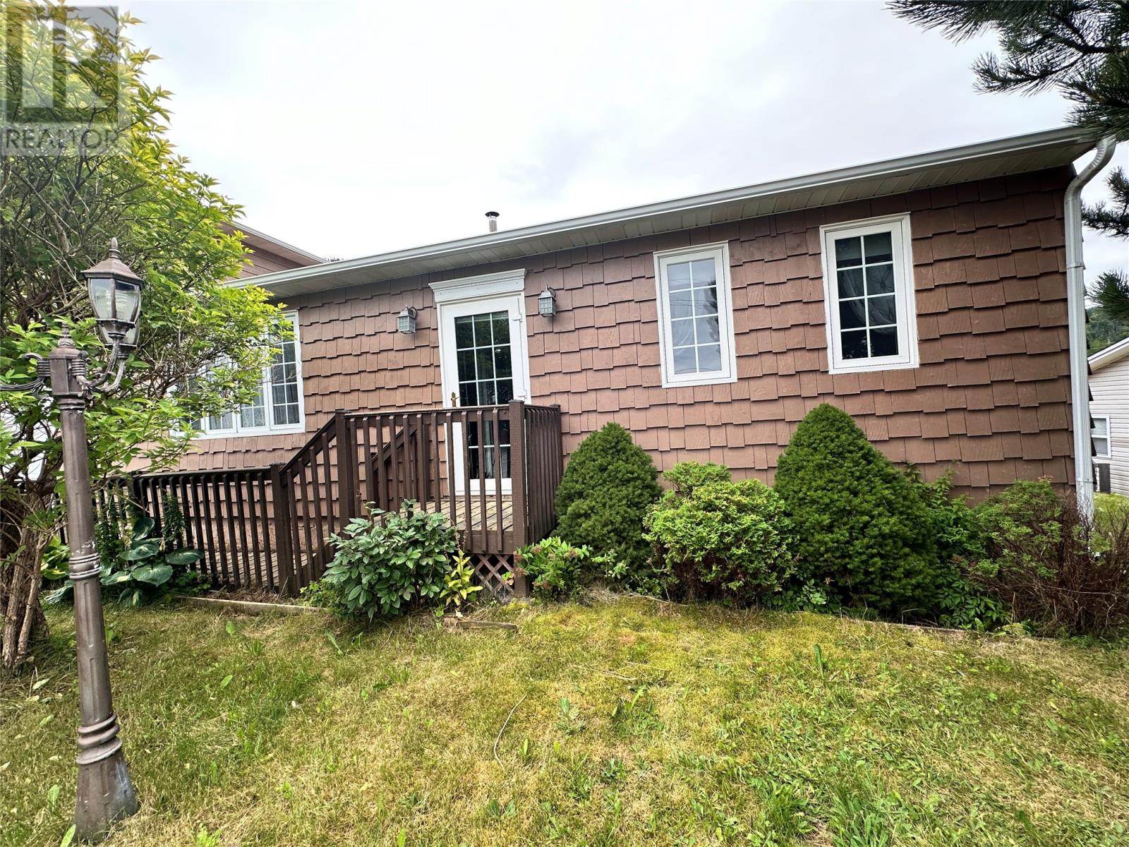 642 Main Drive Property Photo 2