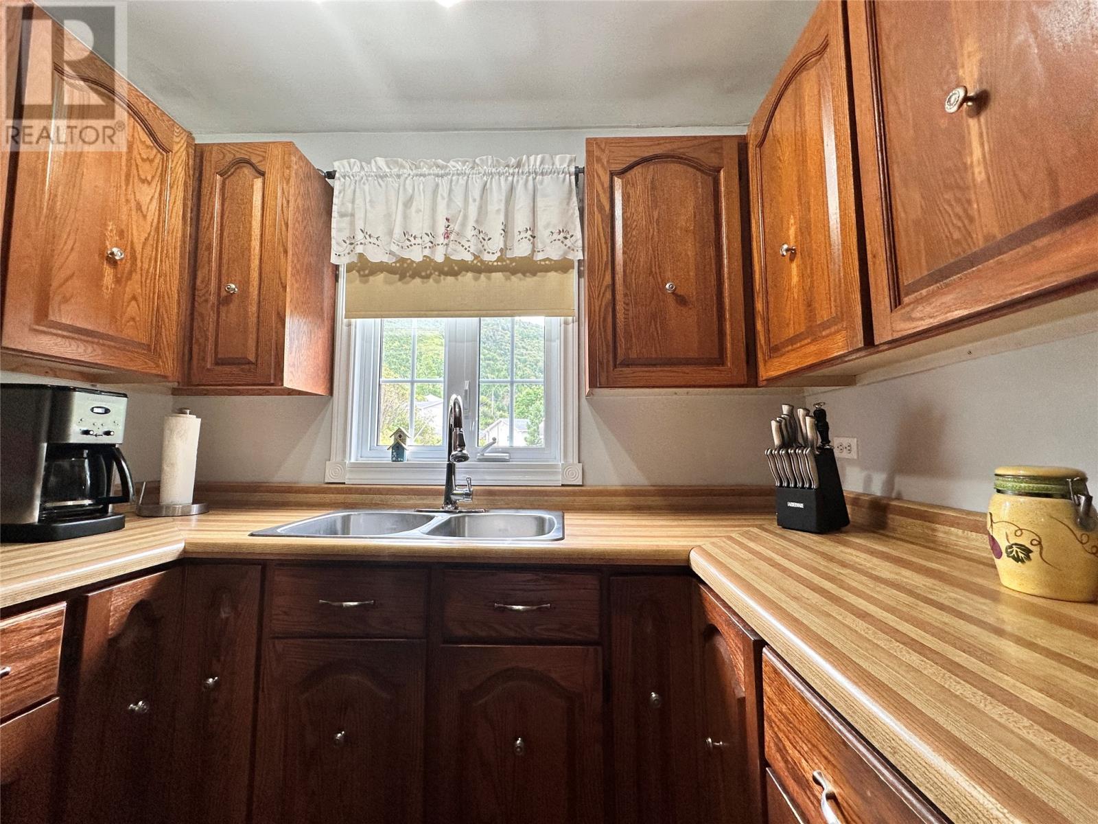 642 Main Drive Property Photo 12