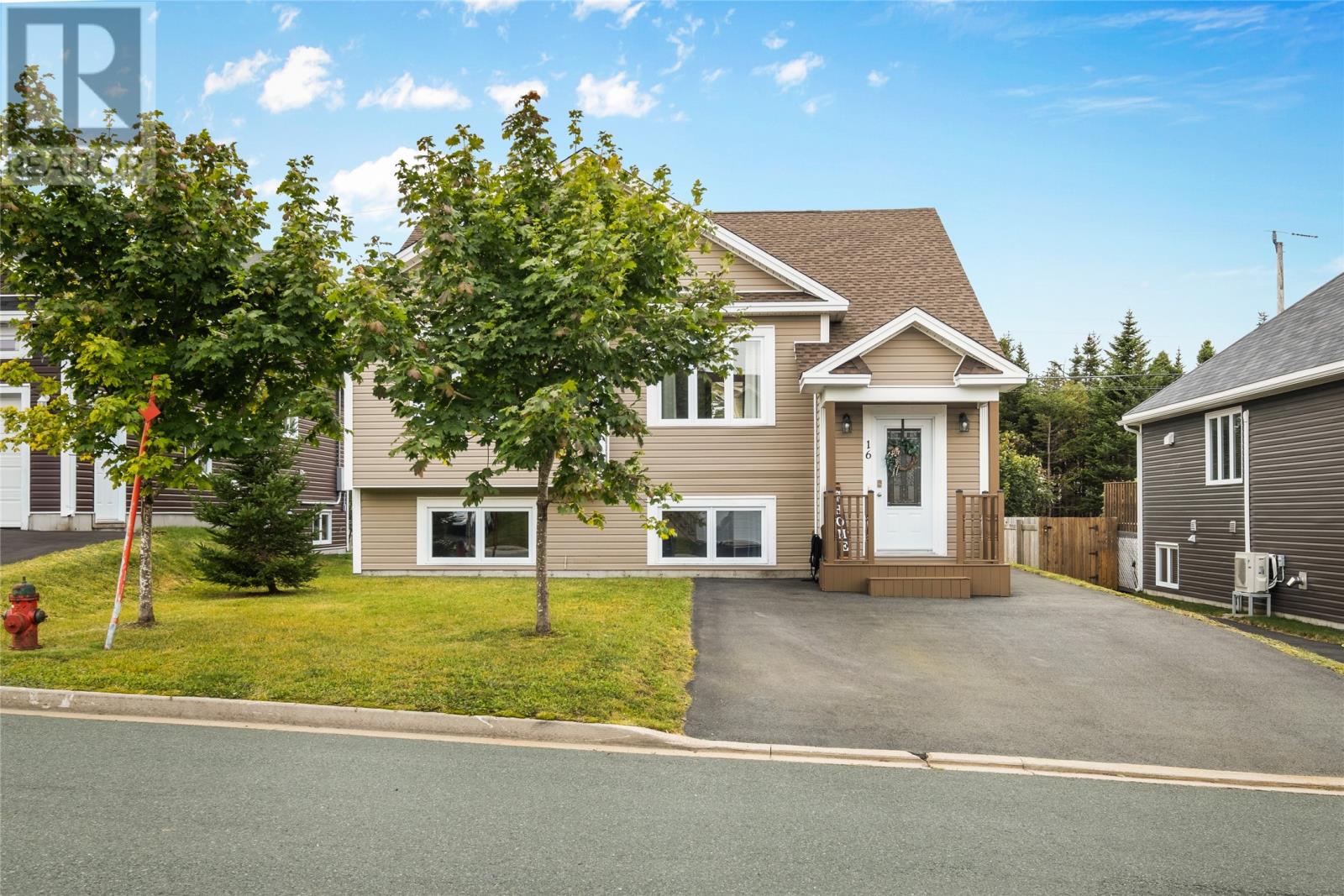16 Blue Jay Place