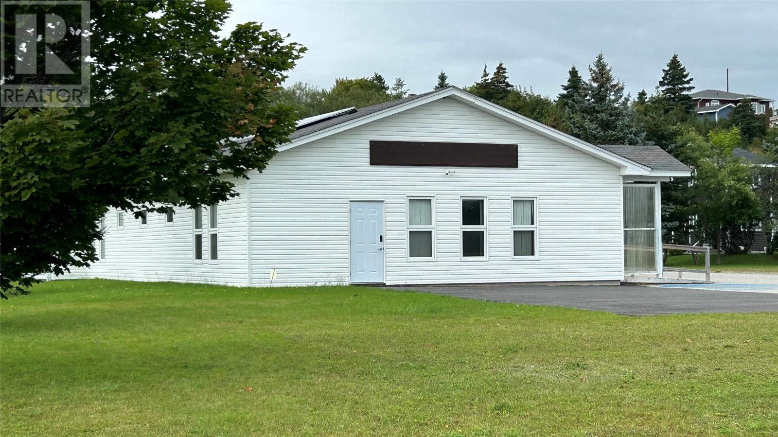 1 Washington Drive Property Photo 2