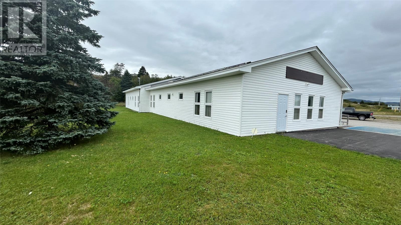 1 Washington Drive Property Photo 5