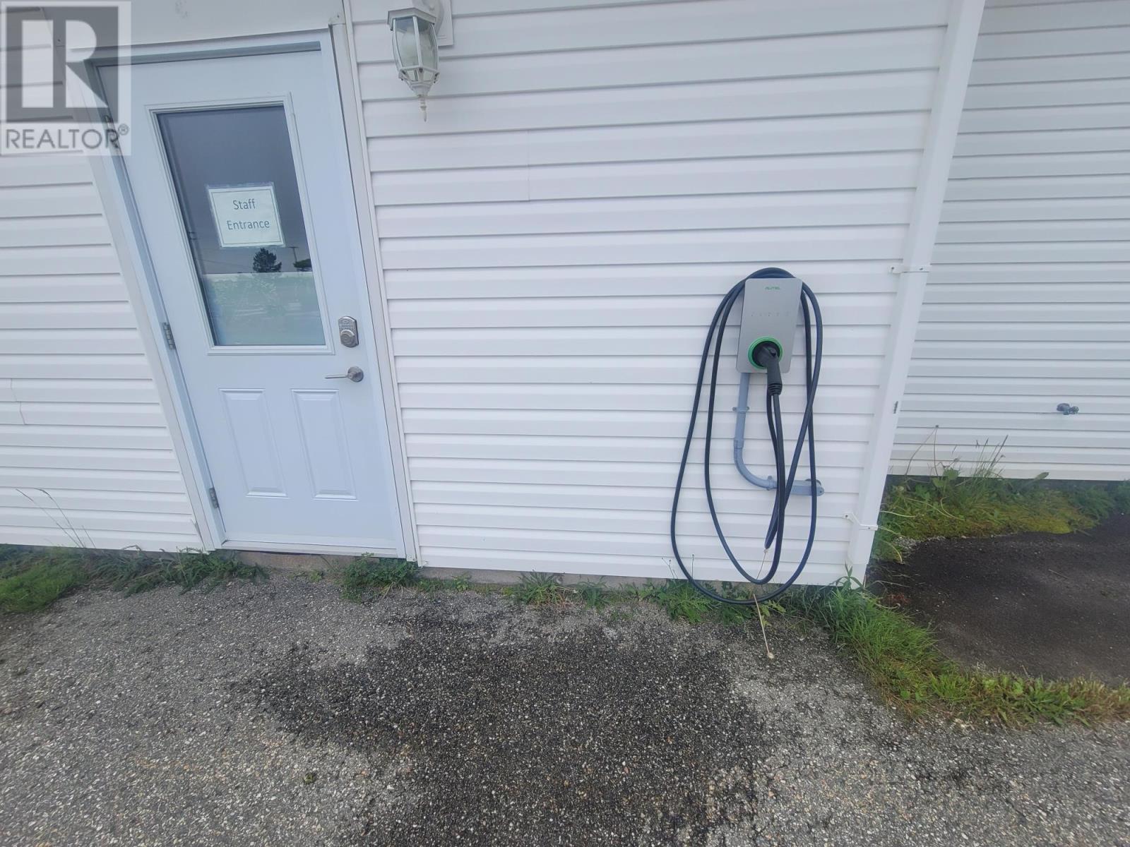 1 Washington Drive Property Photo 29