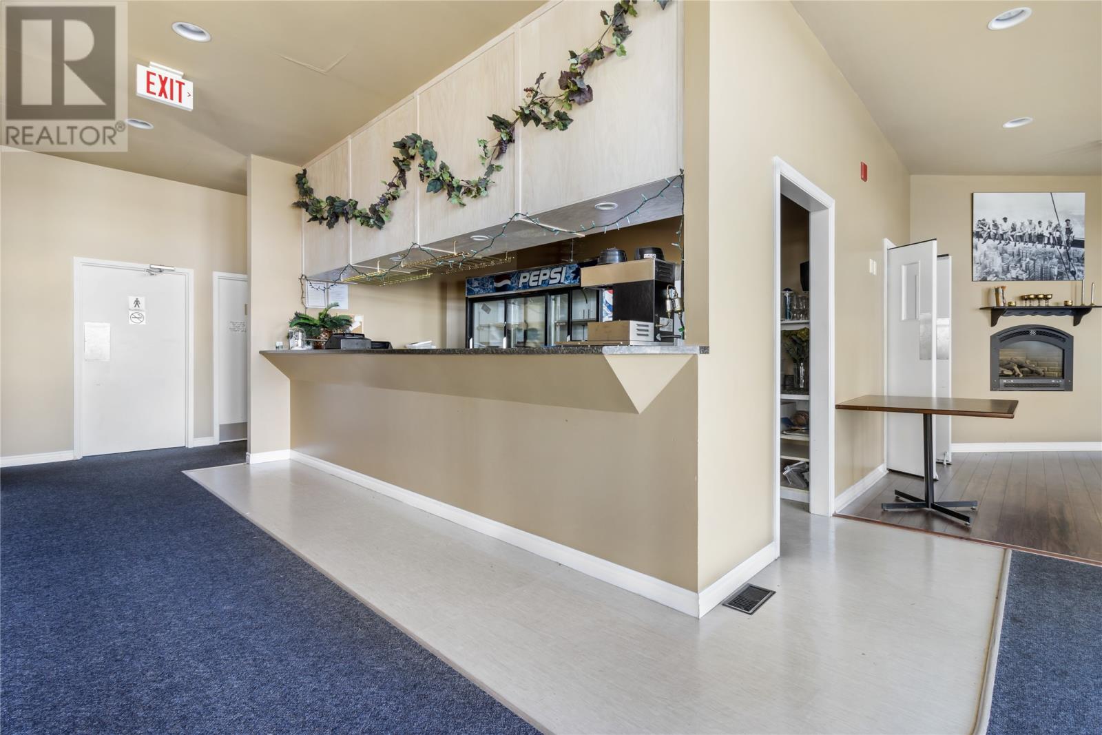 100 Main Street Property Photo 14