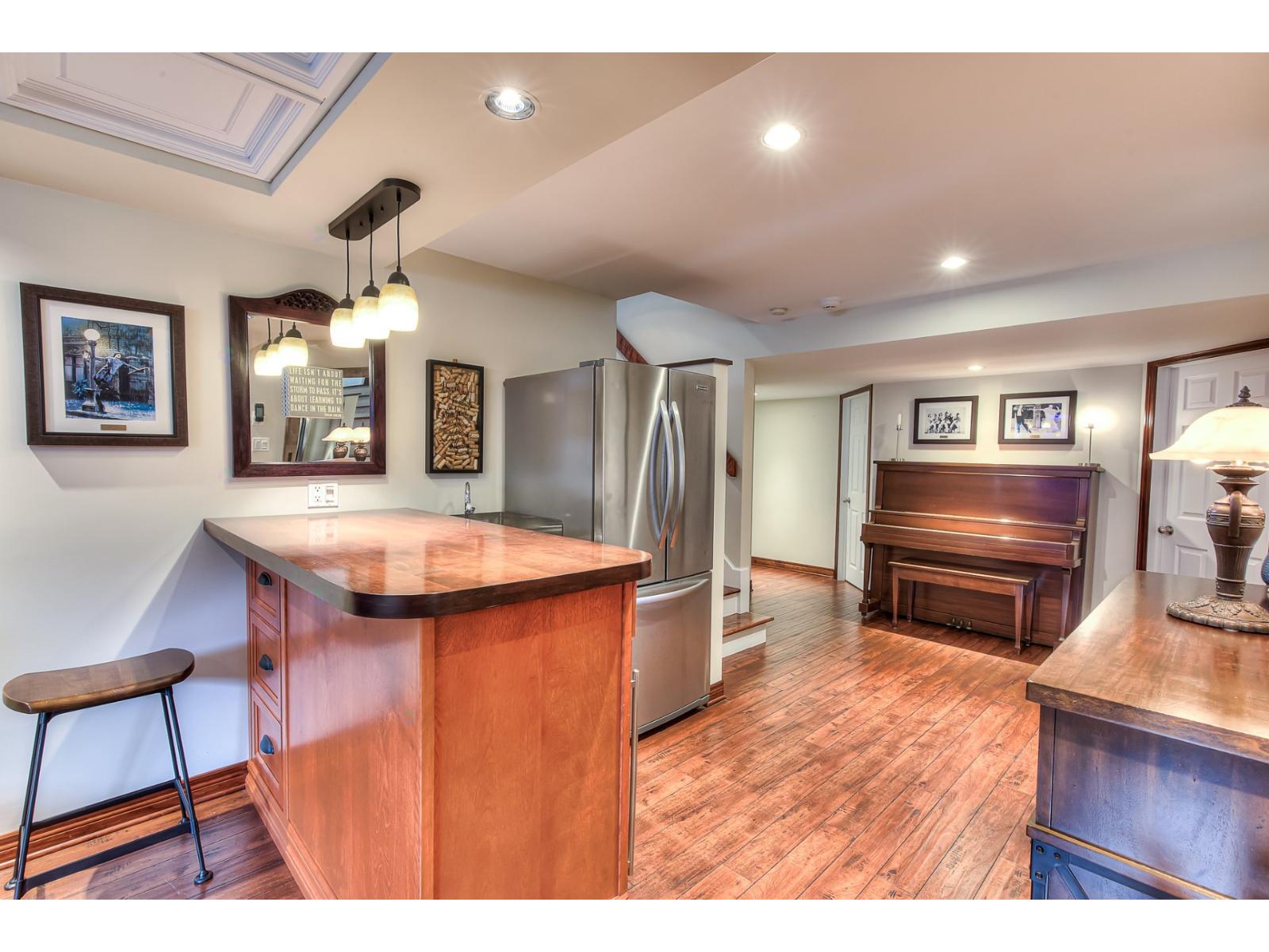 14 Rue St-louis Property Photo 23