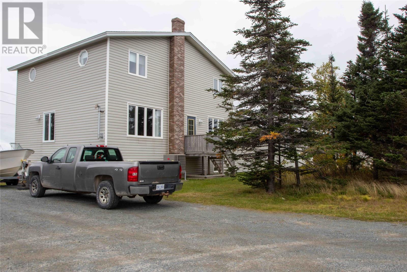 253 John Cabot Drive Property Photo 1