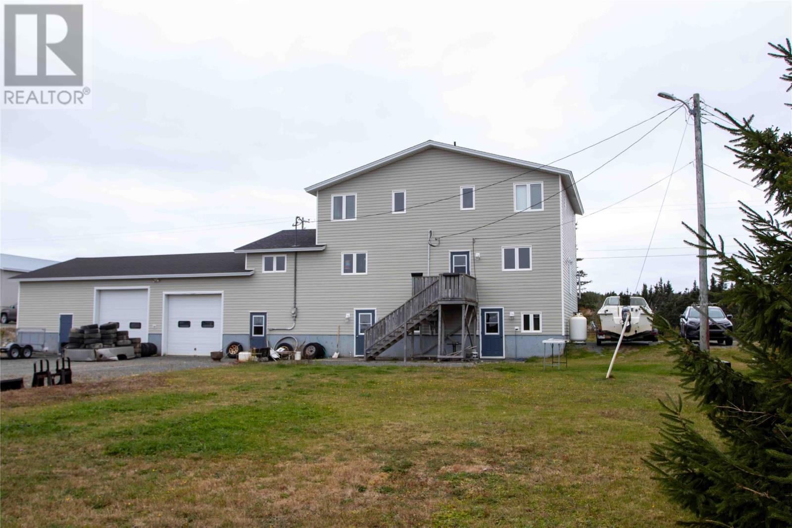 253 John Cabot Drive Property Photo 2