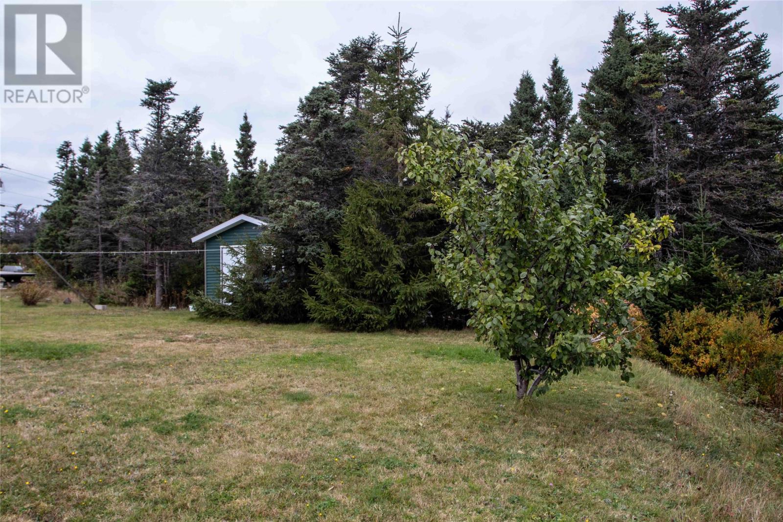 253 John Cabot Drive Property Photo 4