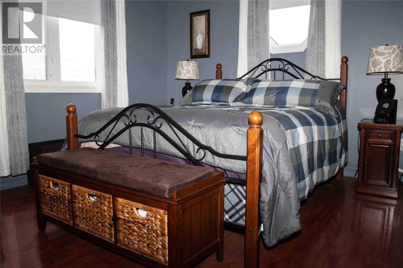 253 John Cabot Drive Property Photo 13