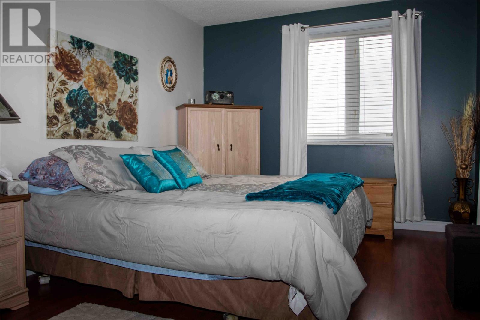 253 John Cabot Drive Property Photo 17