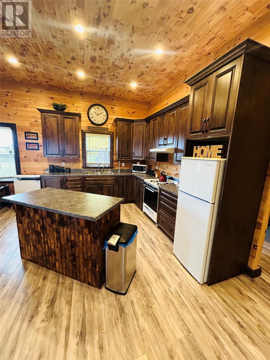 1023871 Martin Lake Road Property Photo 11