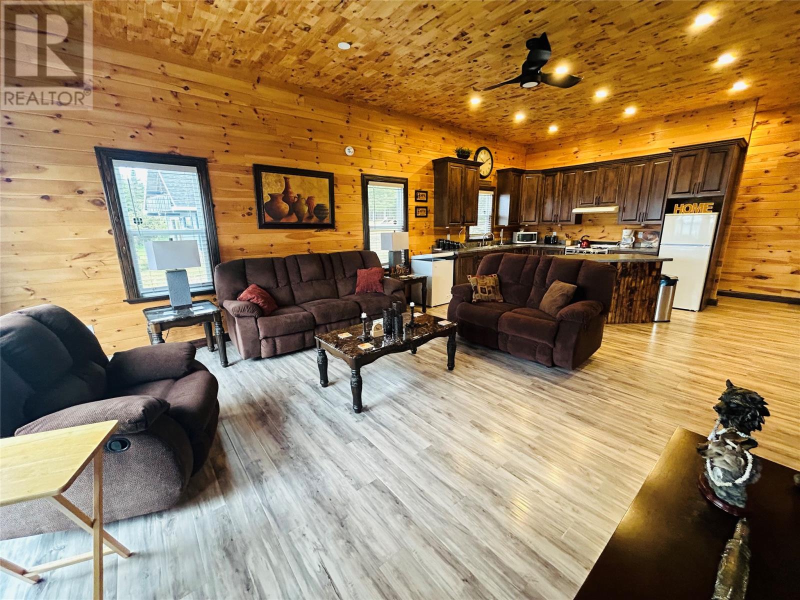 1023871 Martin Lake Road Property Photo 18