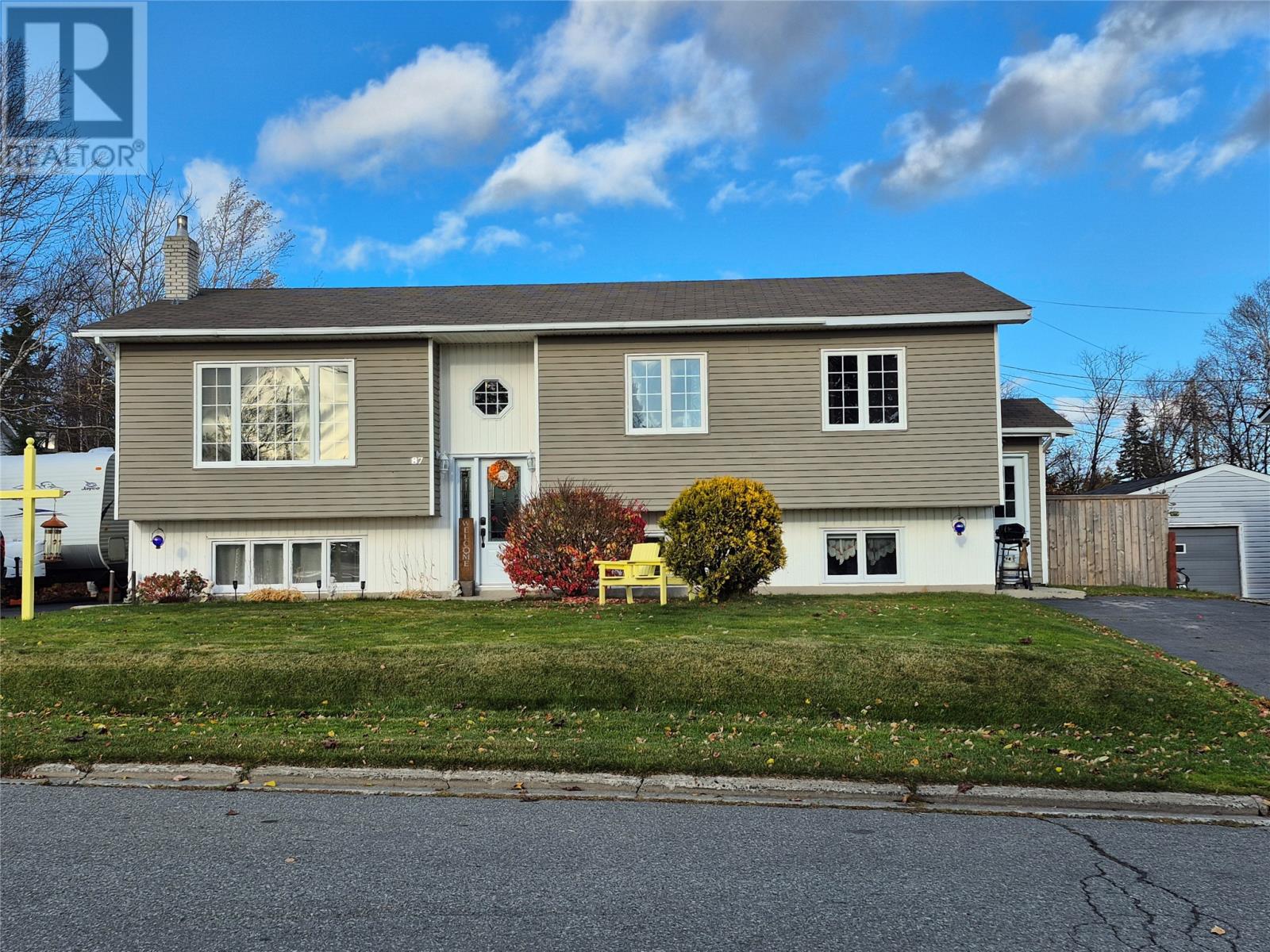 87 Smallwood Drive Property Photo 3