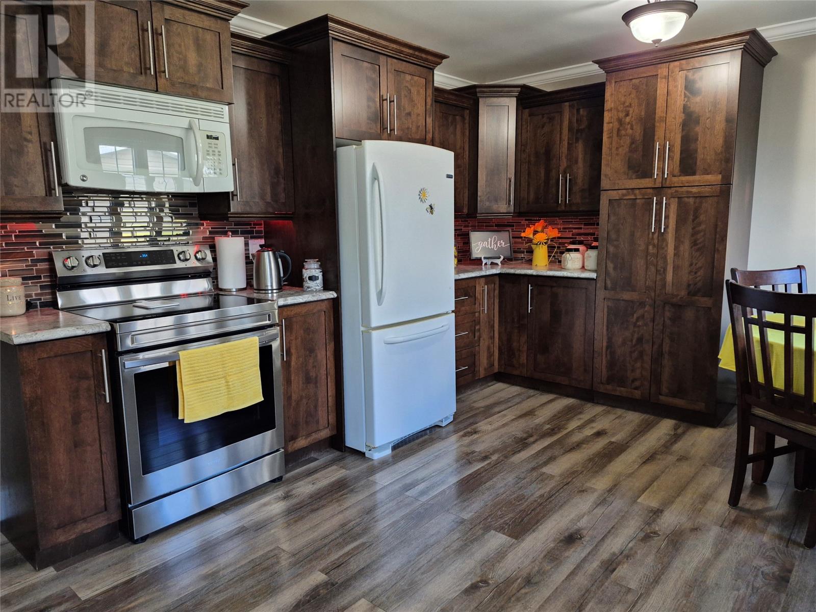 87 Smallwood Drive Property Photo 10