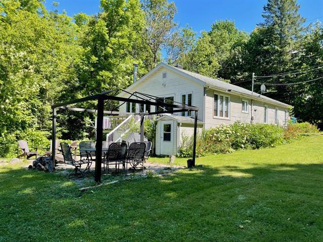385 Ch. Du Tour-du-lac Property Photo 1