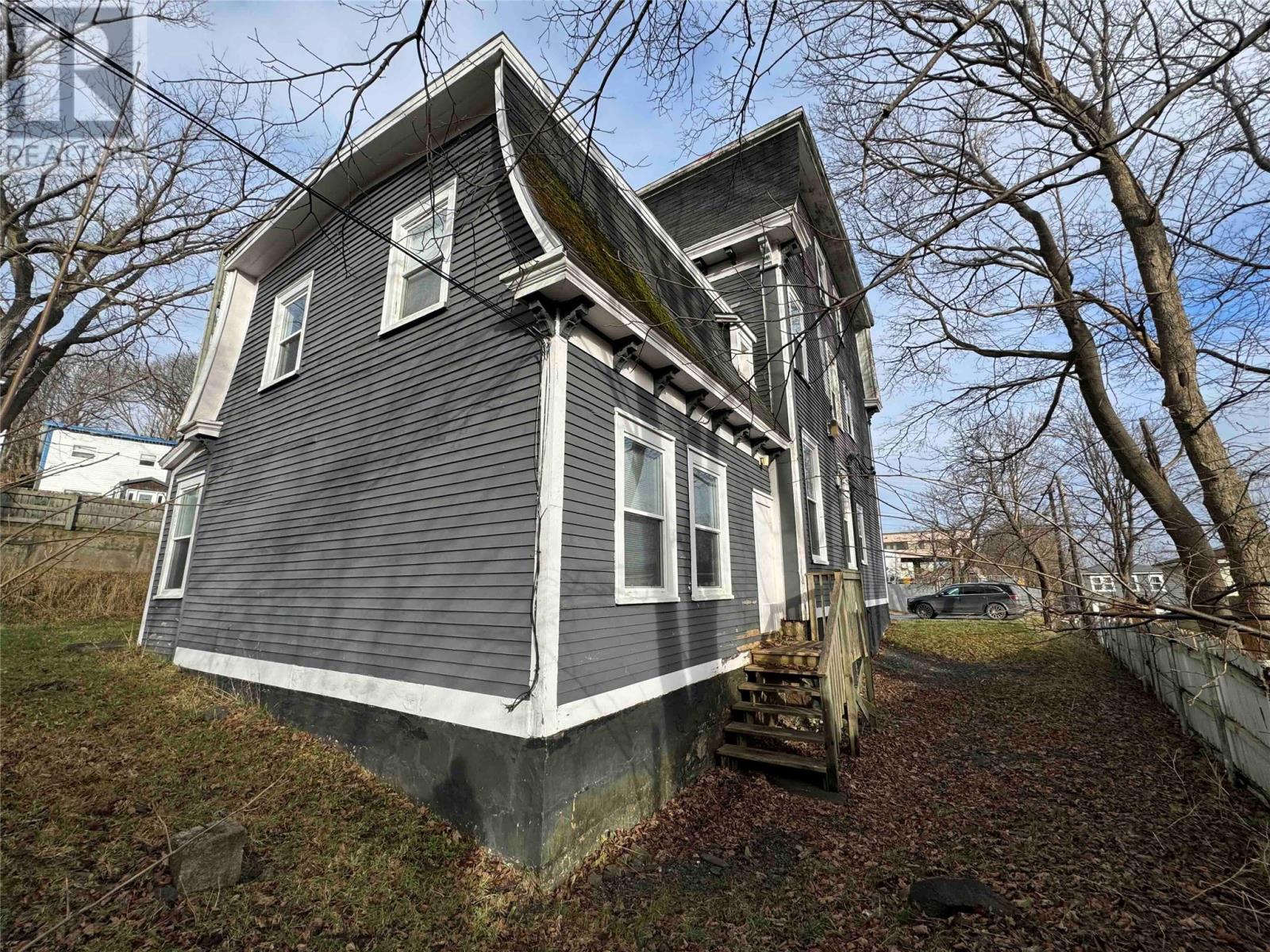 47 Leslie Street Property Photo 5