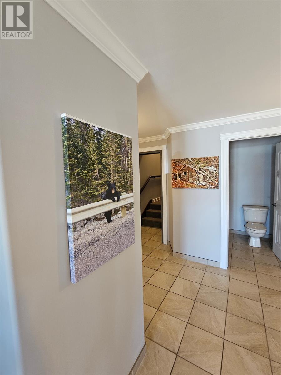 19 Main Street S Property Photo 9