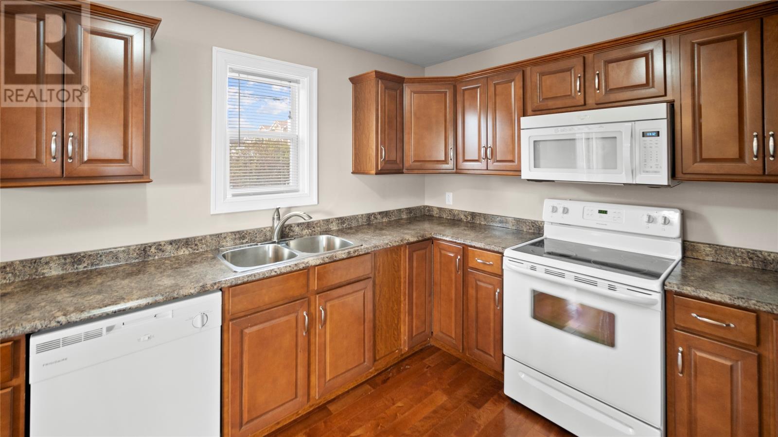 1 Leander Place Property Photo 11