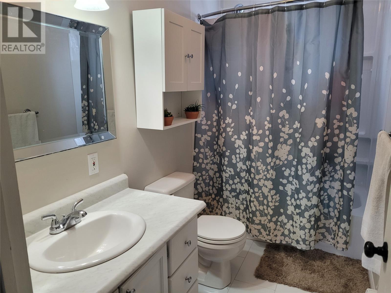 8 Eastmeadows Avenue Property Photo 7