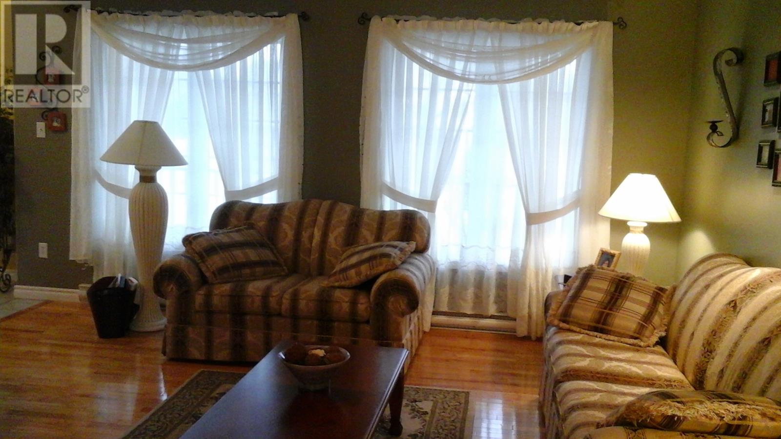 19 Hawthorn Avenue Property Photo 6
