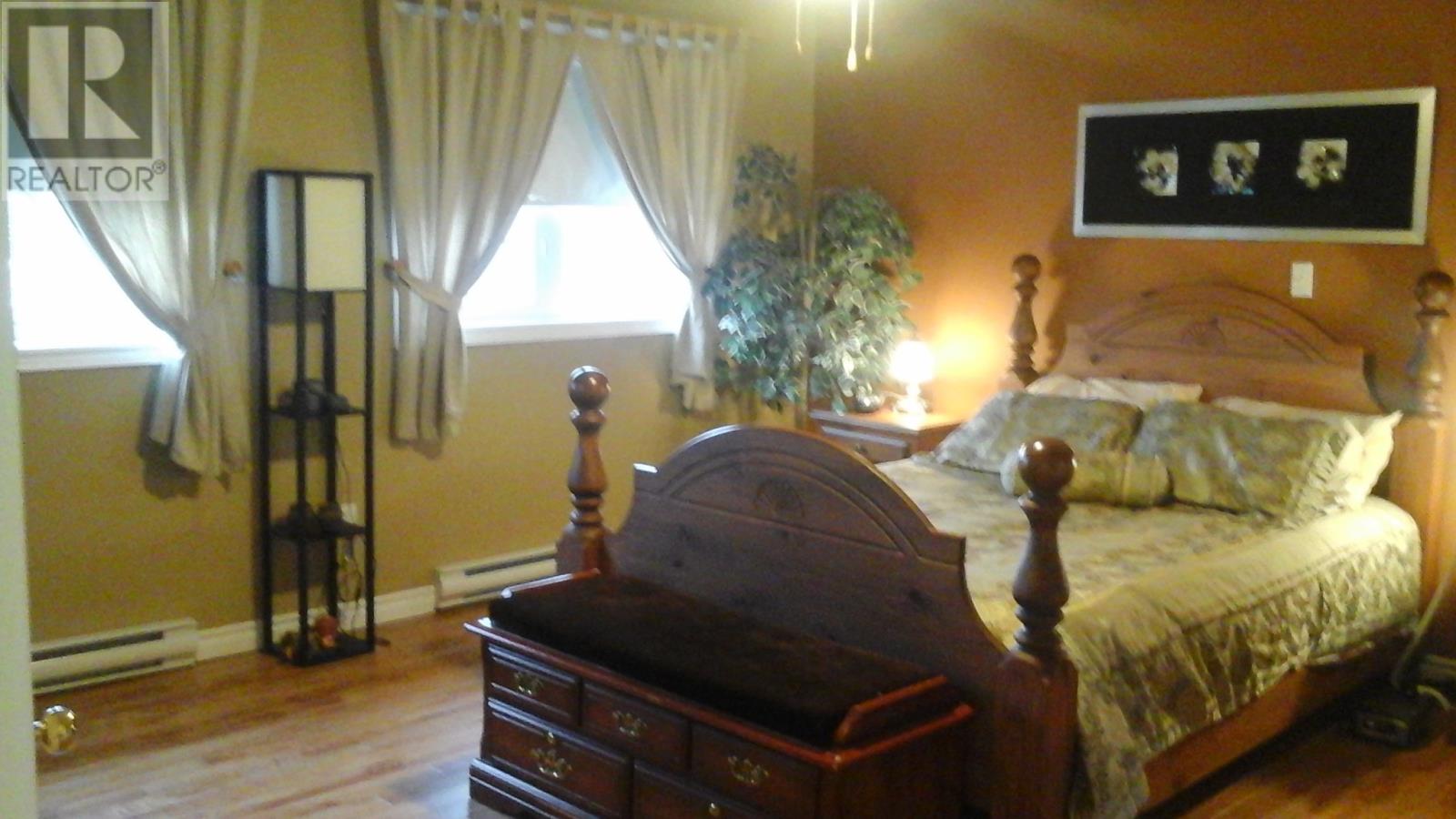19 Hawthorn Avenue Property Photo 26