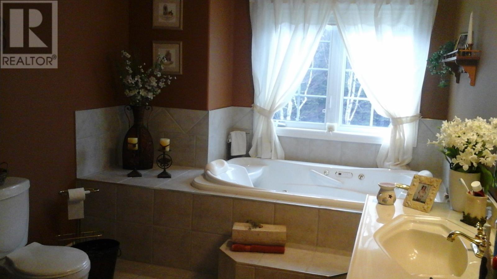 19 Hawthorn Avenue Property Photo 27