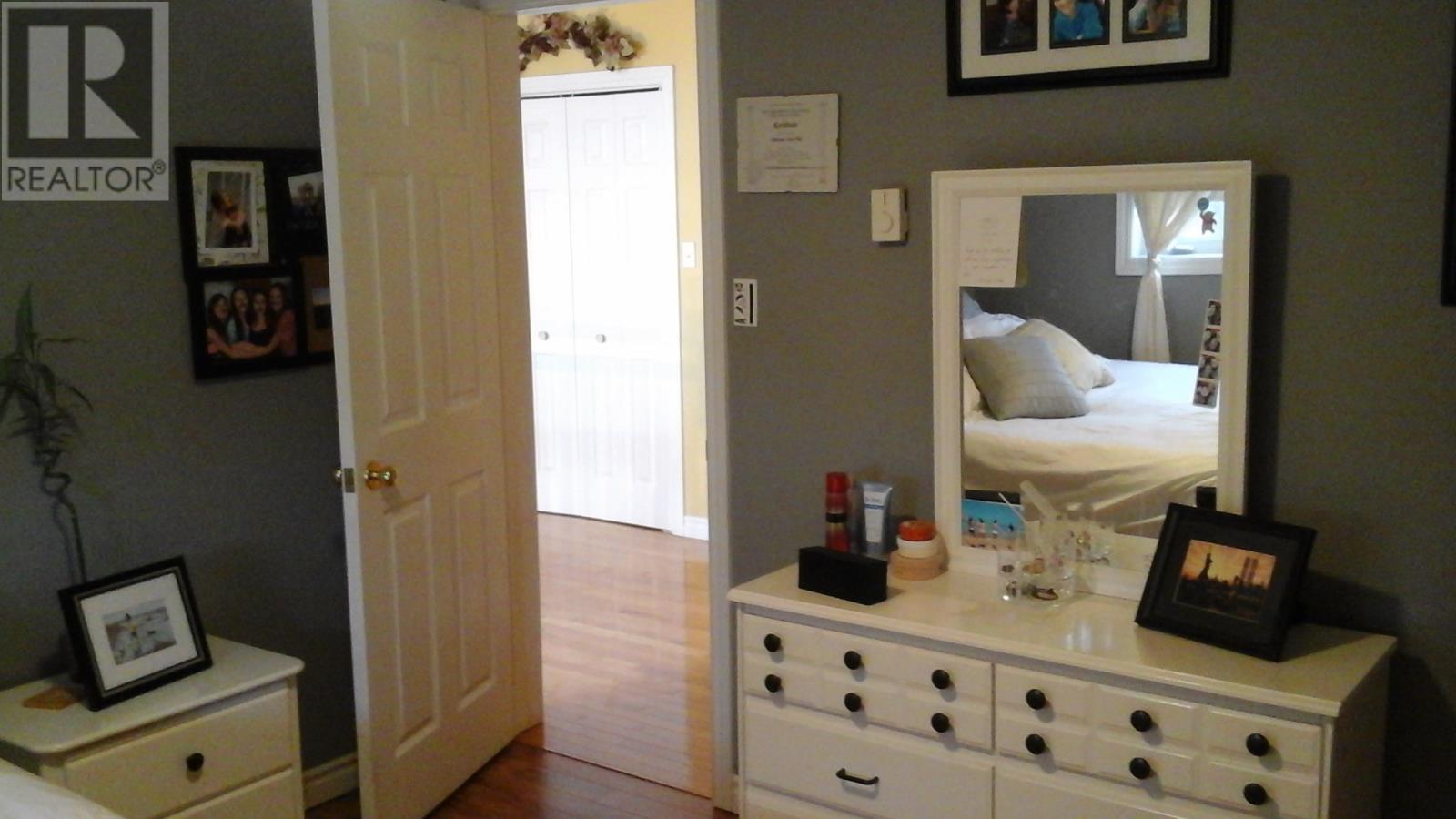 19 Hawthorn Avenue Property Photo 31
